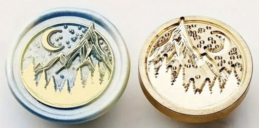 Siegelstempel Wald, Bergspitze unter Sternenhimmel